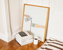 Lade das Bild in den Galerie-Viewer, Kaffee Poster mit Motiv einer Kaffee eingießenden Hand