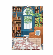Lade das Bild in den Galerie-Viewer, Kalenderblatt Januar des Wandkalenders 2026, das eine Illustration einer gemütlichen Bibliothek mit Leseecke zeigt