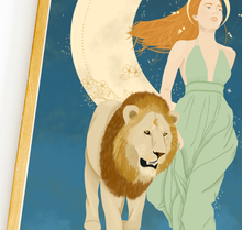 Lade das Bild in den Galerie-Viewer, Detailaufnahme des Posters einer mutigen Frau mit Löwe