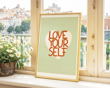 Lade das Bild in den Galerie-Viewer, Selbstfürsorge Poster mit Love yourself in roter Schrift auf grünem Hintergrund mit Herz
