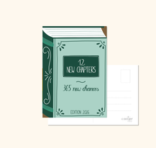 Lade das Bild in den Galerie-Viewer, Postkarte zum neuen Jahr im Design eines Buchcovers mit aufmunterndem Spruch "12 new chapters, 365 new chances"