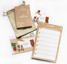 Lade das Bild in den Galerie-Viewer, Selbstfürsorge Set als ideale Wellness Geschenkidee zur Entspannnung mit Kartenset 30 Tage Selbstfürsorge, Block zur Planung deiner Selbstfürsorge, Sticker Selbstfürsorge ist nicht selbstsüchtig und passender Postkarte