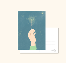 Lade das Bild in den Galerie-Viewer, minimalistische Neujahreskarte ohne Text mit Wunderkerze bei Nacht und Feuerwerk