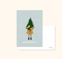 Lade das Bild in den Galerie-Viewer, Weihnachtskarte mit moderner Illustration einer Tanne tragenden Frau im Schnee