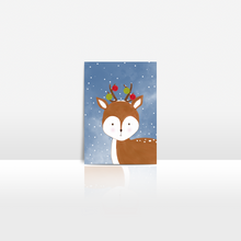 Lade das Bild in den Galerie-Viewer, Grußkarte zu Weihnachten für Kinder mit handgemaltem aquarell Reh bei Nacht im Schneegestöber
