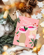 Lade das Bild in den Galerie-Viewer, Kleines Weihnachtsgeschenk, das gute Laune verbreitet mit rosa Weihnachtskarte als Postkarte mit Spruch in englisch