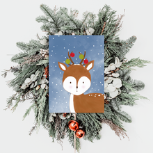 Lade das Bild in den Galerie-Viewer, Druck einer handmalten Weihnachtskarte mit Illustration eines Rehs behangen mit Christbaumkugeln in grün und rot