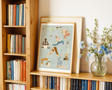 Lade das Bild in den Galerie-Viewer, Kunstdruck im Bücherregal mit Abbildung von Frauen in verschiedenen Yogaposen
