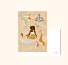 Lade das Bild in den Galerie-Viewer, Postkarte mit Illustration von Frauen in verschiedenen Yogaposen (divers)
