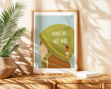 Lade das Bild in den Galerie-Viewer, Poster für Frieden mit Armeehelm Motiv und Spruch make art not war