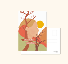 Lade das Bild in den Galerie-Viewer, Postkarte mit surrealer Illustration und Schriftzug glaube nicht alles, was du denkst