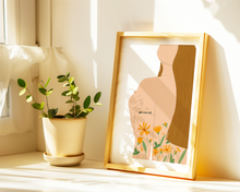 Lade das Bild in den Galerie-Viewer, Poster mit Motiv einer Frau mit Blumen Tattoos und Spruch you are art - du bist Kunst