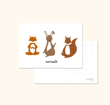 Lade das Bild in den Galerie-Viewer, Yoga Postkarte mit Tieren in Yogaposen und Schriftzug namaste