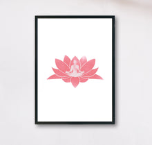 Lade das Bild in den Galerie-Viewer, Kunstdruck mit meditierender Person in einer Lotusblüte