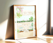 Lade das Bild in den Galerie-Viewer, modernes Poster in hellen Farbtönen mit Balkon mit vielen floralen Details und einladendem Frühstückstisch im Sommer
