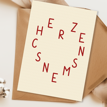 Lade das Bild in den Galerie-Viewer, Herzensmensch Lieblingsmensch Katze mit rotem Schriftzug auf beigem Hintergrund in minimalistischem Design
