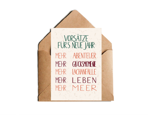 Alternative Silvester Karte mit positiven Vorsätzen für das neue Jahr: mehr Abenteuer, mehr Glücksmomente, mehr Lachanfälle mehr Leben, mehr Meer in minimalistischem Design