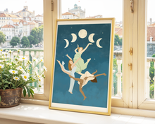 Lade das Bild in den Galerie-Viewer, Ballett Kunstduck mit Illustration glücklich tanzender Frauen bei Nacht
