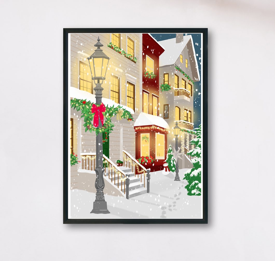 Poster mit moderner Illustration eines Winterabends in einer Kleinstadt mit Weihnachtsdekoration an Fenster und Türen und Schnee in den Formaten A3 und A4