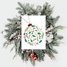 Lade das Bild in den Galerie-Viewer, Druck einer mit Aquarellfarben handgemalten Weihnachtskarte mit einer Christbaumkugel aus Tannengrün auf weißem Hintergrund
