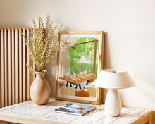 Lade das Bild in den Galerie-Viewer, Tischdekoration im boho-Stil mit modernem Print eines Zeltes in einer Natur Szenerie und Trockenblumen
