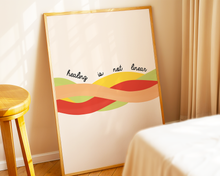 Lade das Bild in den Galerie-Viewer, Schlafzimmer Dekoration mit großem Spruchposter healing is not linear
