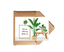 Lade das Bild in den Galerie-Viewer, Postkarte mit Spruch home is where my plants are und Illustration vieler Pflanzen
