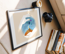 Lade das Bild in den Galerie-Viewer, Kunstdruck mit Illustration des Universums in Händen
