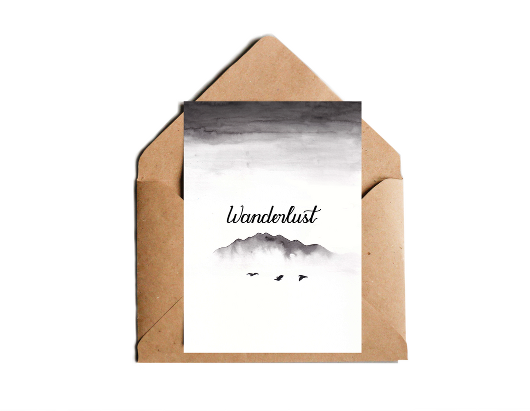 Postkarte Wanderlust mit minimalistischen Bergen in schwarz weiß